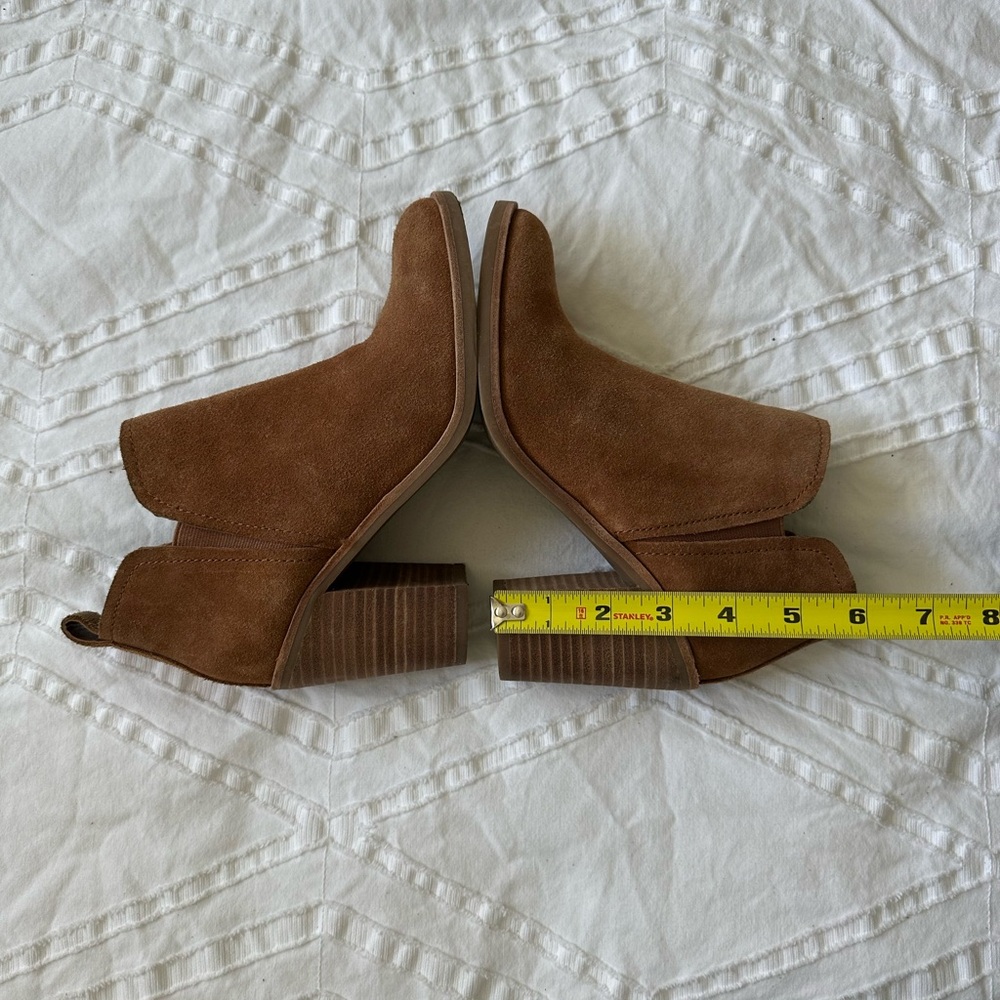Dolce Vita Tan Suede boots